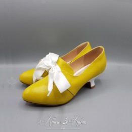 PRECOMMANDE- CHANTILLY - (1760-1790) Jaune