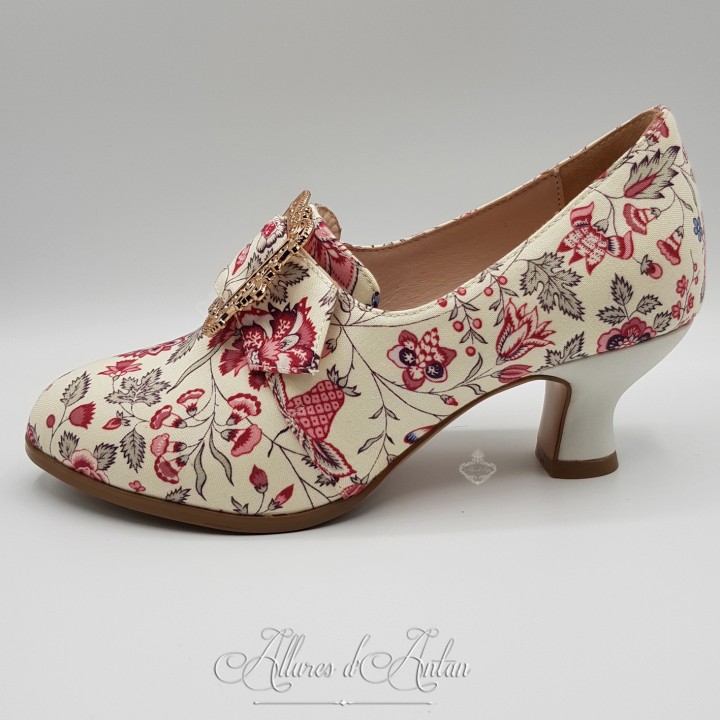 TRIANON - INDIENNE - Chaussures (1750-1790) Ecru