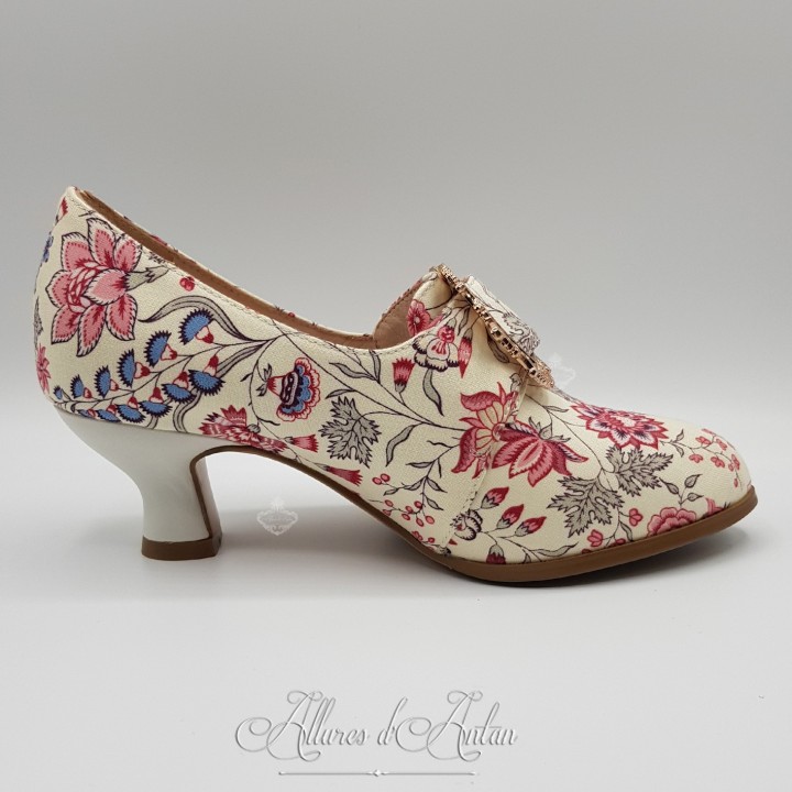 TRIANON - INDIENNE - Chaussures (1750-1790) Ecru
