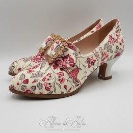 TRIANON - INDIENNE - Chaussures (1750-1790) Ecru