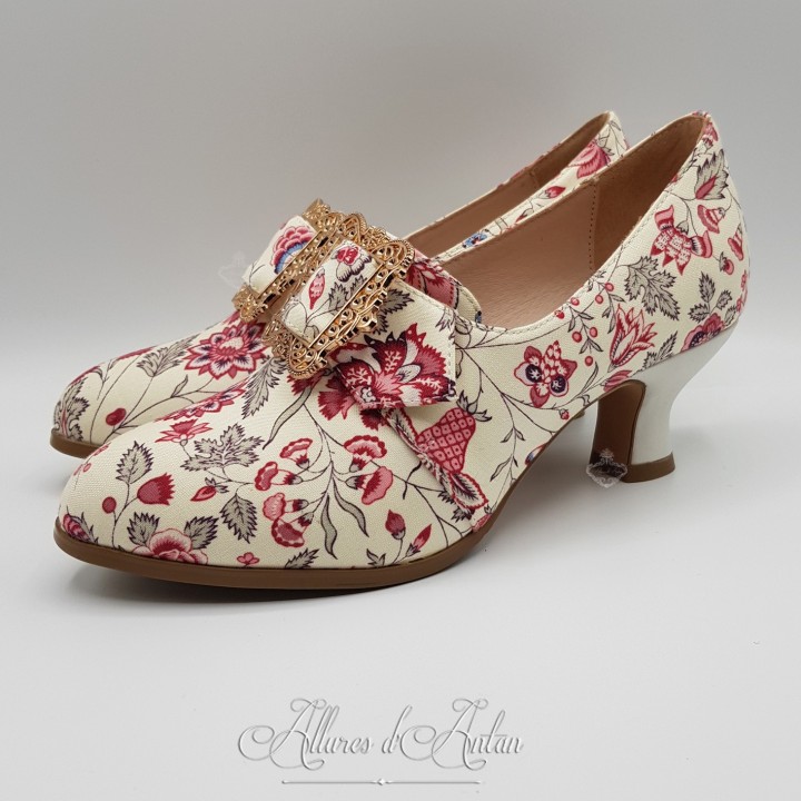 TRIANON - INDIENNE - Chaussures (1750-1790) Ecru