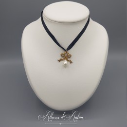 Pendentif XVIIIe Noeud et Perle nacrée