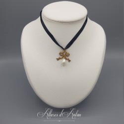 Pendentif XVIIIe Noeud et Perle nacrée