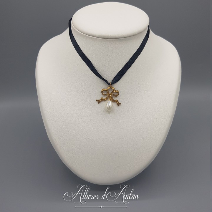 Pendentif XVIIIe Noeud et Perle nacrée