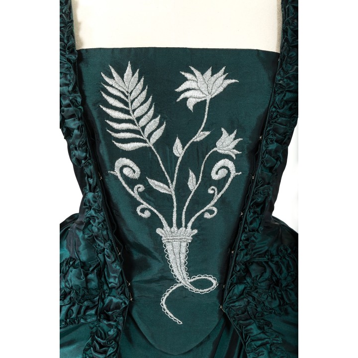 Robe XVIII ° (1751) MAILLY