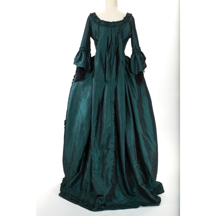 Robe XVIII ° (1751) MAILLY
